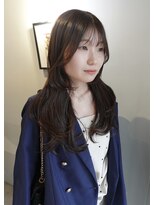 イル(ill) レイヤーカット 顔まわりハッシュカット