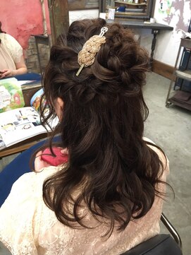 オートゥール(hair room Auteur) ハーフアップ