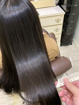 ヘアアンドメイクグラチア(HAIR and MAKE GRATIAE) ツヤツヤホホバオイル配合縮毛矯正