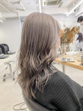 シェーン 仙台駅広瀬通店(schon) ウェーブ×ミルクティー