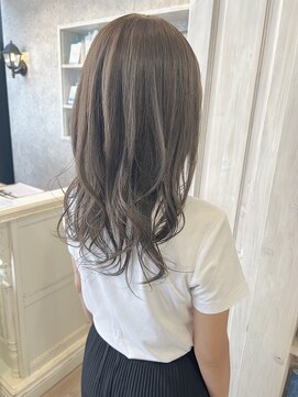 キャアリー(Caary) 福山市Caaryブリーチなしシルキーベージュ軽めロングスタイル