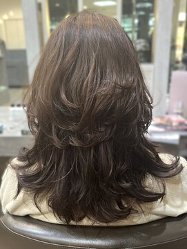 フルール(fleur) ストカール*レイヤーロング*くびれロング*オリーブグレージュ