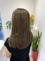 エレ 博多(ere)&nbsp;白髪ぼかし/ミディアムレイヤー/ショート/博多