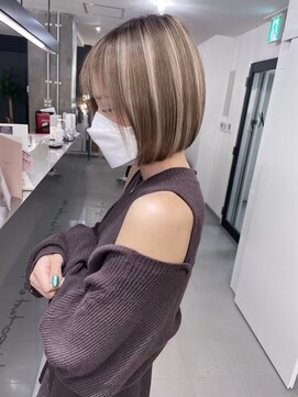 キング(K!ng) 縮毛矯正髪質改善ハイライトレイヤーカット枚方美容室エクステ