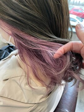 ハサミバイアトリエナガノ 千葉(8sami by atelier nagano) ショートボブ/センターパート/ツヤ髪/グラデーション/イヤリング