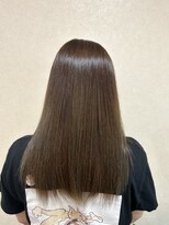 キロ(.kiro)&nbsp;赤みおさえた明るめグレージュアッシュ◎