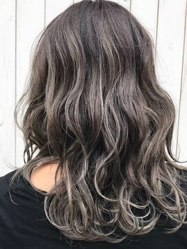 ロミー(Romy) メリハリアクセント【Romy高円寺】