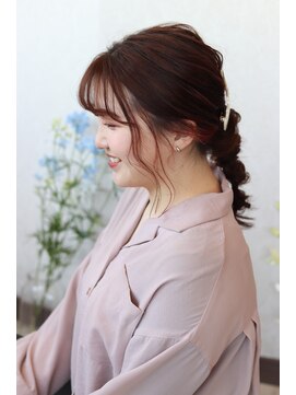 ビーワールド(B WORLD) ゆるっと編みおろしスタイル【藤枝/髪質改善/デザインカラー】