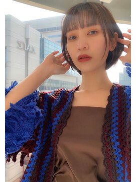エアー 久留米(AIR) 顔まわりのレイヤー&前髪パッツン相性抜群のショートボブ