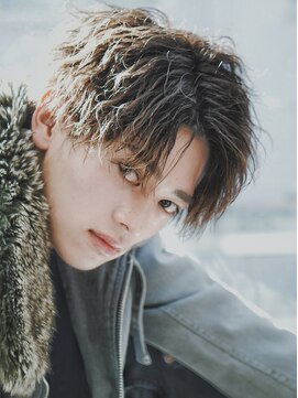 アルファ 新宿(alpha) フェザーパーマ/ブルーブラック/刈り上げセンターパート[新宿]