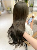 透明感とくすみの大人オリーブカラー