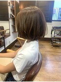 透明感あるカラーの肩ギリギリつかないボブ