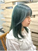 モスグリーン