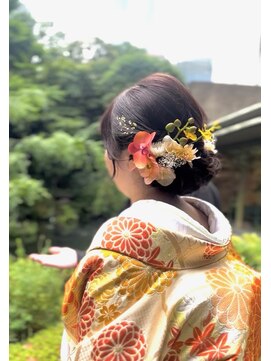 パズードコー(PSSD-CO.+5) 爽やかカラーの生花シニヨン