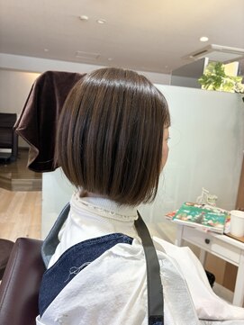 エル バイ ファースト(L by first) 【L by first】可愛らしい前下がりボブ