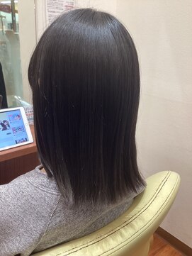 美容室ヒラトヤ 都南店 20代30代40代大人可愛いアッシュブラウン×ストレートセミディ