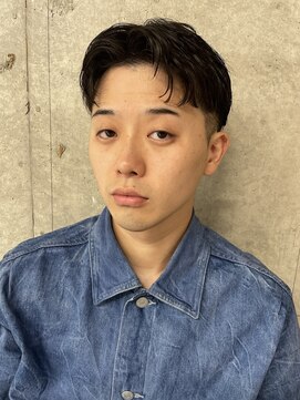 ウェウェ(wewe) ナチュラルセンターパート/ショートセンターパート/フェード