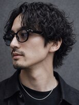 ガーディナ(Gardina)&nbsp;ツイストスパイラルパーマ 刈り上げ センターパート 30代