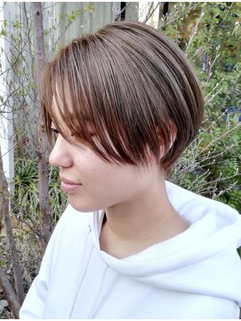 モカヘアー(mocha hair) ハンサムショート×マッシュショート×グレージュ