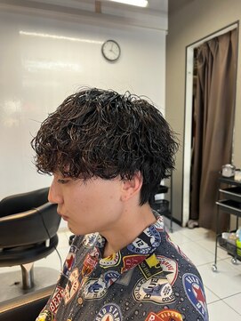 アイズ 海老名(AIZU) 波巻きツイストスパイラルパーマ 刈り上げないマッシュ