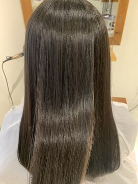 リリィ ヘアデザイン(LiLy hair design) 【minami】つるつるオイルストレート