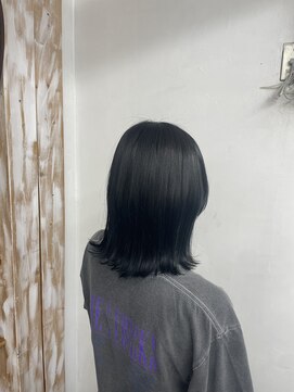 スフィーダ(SFIDA) 切りっぱなしボブ／ブルーブラック