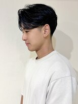 クレビアテン(CreBiA ten_)&nbsp;センターパート　ニュアンスパーマ　韓国メンズヘア