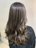 アズール 草加(azule) 艶髪ロング グレージュカラー