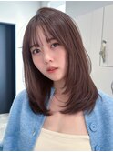 顔周りレイヤーカットくびれヘアミルクティーベージュカラー