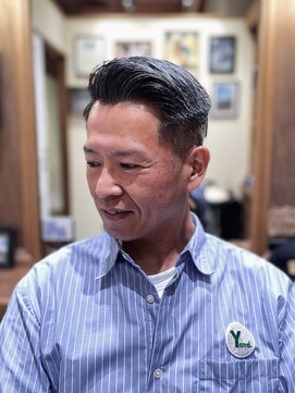 フォーコーナーズ(Four Corners) 大人スキンフェードツーブロック刈り上げマンバン30代40代