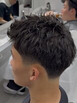 グルーマーズクレッジ 渋谷店(GROOMER/S CREDGE) men's/メンズ/刈り上げセンターパート/フェザーパーマ/渋谷