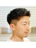 前髪立ち上げベリーショートツーブロック