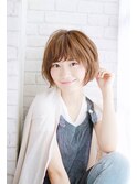 毛先の外ハネがポイントのショートスタイル