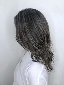 ルチェア ヘア(Lucea Hair) グレージュハイライト