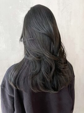 アイティーバイアルバム 下北沢店(IT by ALBUM) グレーアッシュレイヤーカット_アースカラーくびれヘア_ba378261