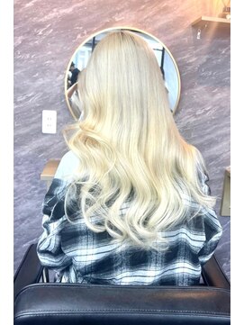 リア 大阪梅田(Ria) ～ホワイトブロンド　シールエクステ～　【Ria 大阪 梅田】