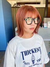 イロプラスソイ(iro + soi) ▲ピレンジベージュ×メガネにあわせた小顔ミディ▲