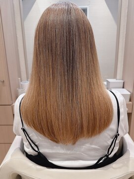 コーエン(cowen) ハイライトカラー似合わせフェミニンロンググレージュアラフォー