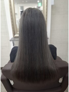 ノミネーション(Nomination) 薄めアンブレラカラー×ブルーアッシュ