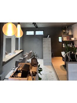 ゆっくり自分だけのサロンタイムを過ごしたい方にオススメ◎併設しているカフェでお茶のついでに♪