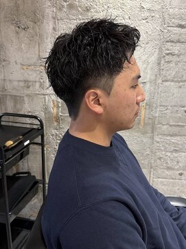 ニアウ 太田店(Niau) MEN’S HAIR/サーフカール/刈り上げセンターパート/太田