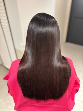 ボヌールウメダ(Bonheur UMEDA) 艶髪ストレートヘア