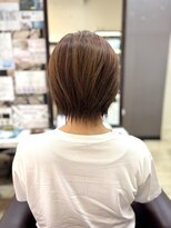 トレセッテ(tre sette) くびれショートレイヤースタイル