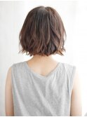 ゆるカールのバルーンボブスタイル