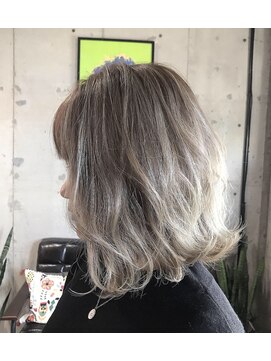 ライフトーキョー(Life tokyo) ホワイトカラー☆