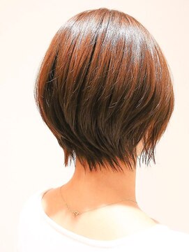 ラッシュ ポエ(rush po'e) トレンドショートボブ×エドルカラー《八尾店》