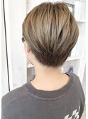 福山市美容室Caary メルティーカラーのタイト丸みショート☆