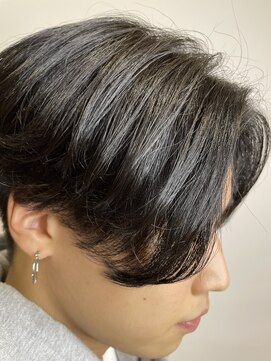 サロン ド ロイ(Salon de Roi) 前下がりセンターパート