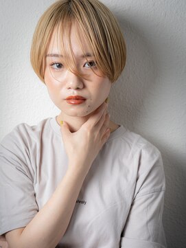 カバーヘア ブリス 大宮西口(COVER HAIR bliss) 大人かわいい美髪長め前髪外国人風透け感金髪ボブショートy大宮