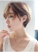 ショートヘア_チェリーブラウンフェミニンロング_9344